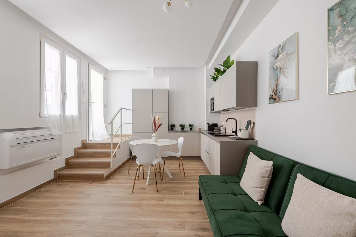 Soggiorno e cucina — Gio · Modern Design Flat, Milano (2)